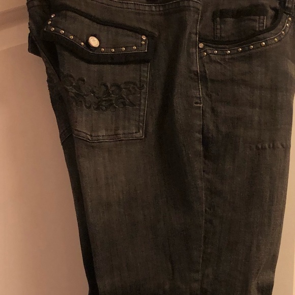 Capris - Picture 5 of 8